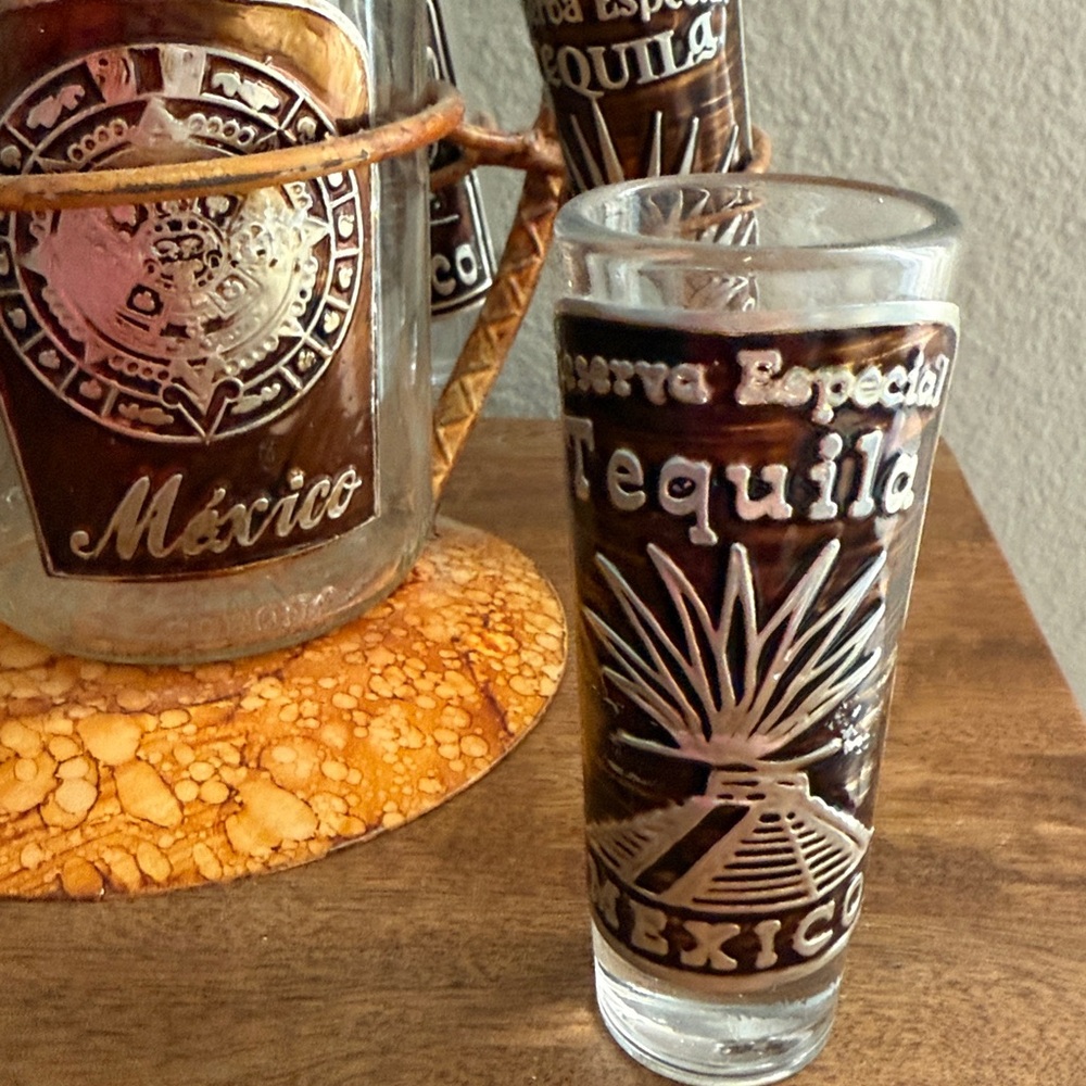 Palm Tree Tequila Shot Glass Holder Set - Picture 2 of 5